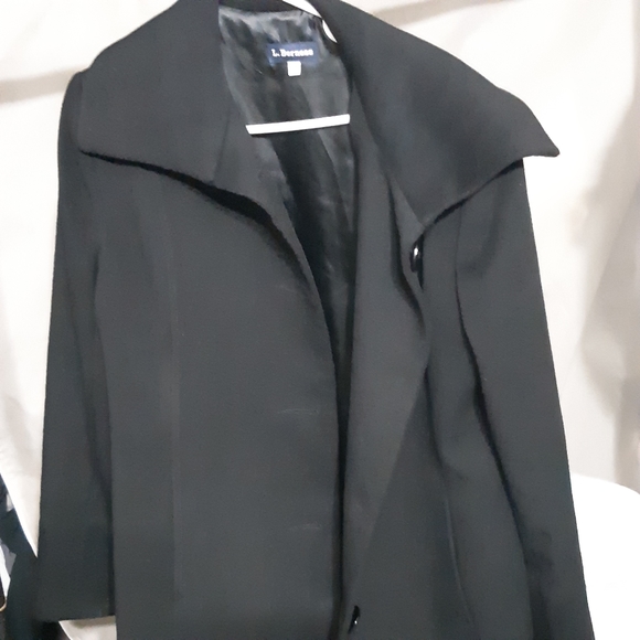 womans jacket - Picture 4 of 4